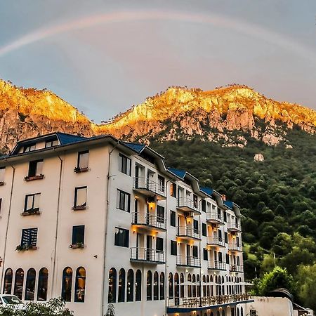 Hotel Golden Spirit Băile Herculane エクステリア 写真